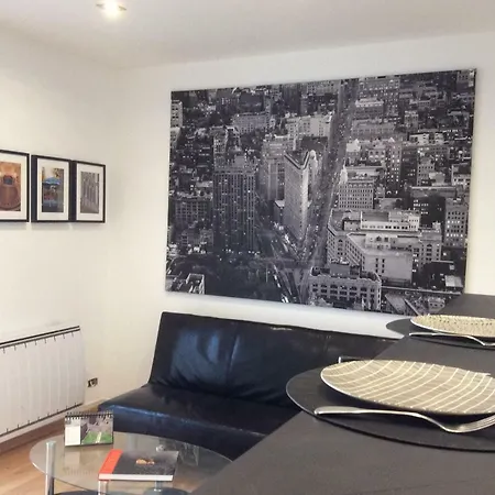 Apartment Au Calme Avec Terrasse Vichy